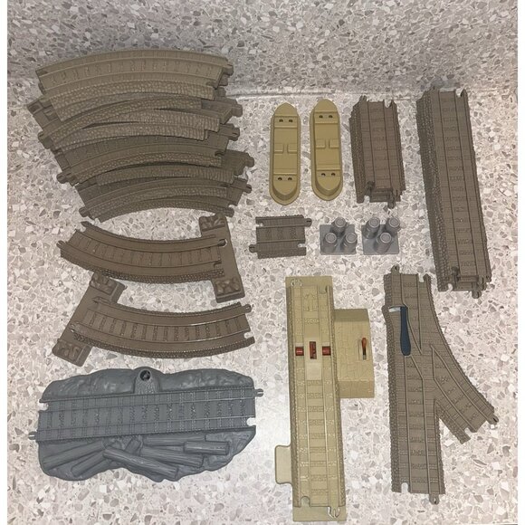 Thomas and Friends Beige Tan Track 2006 & 2009 HiT Mattel Gullane 35 + Pcs - Picture 1 of 11